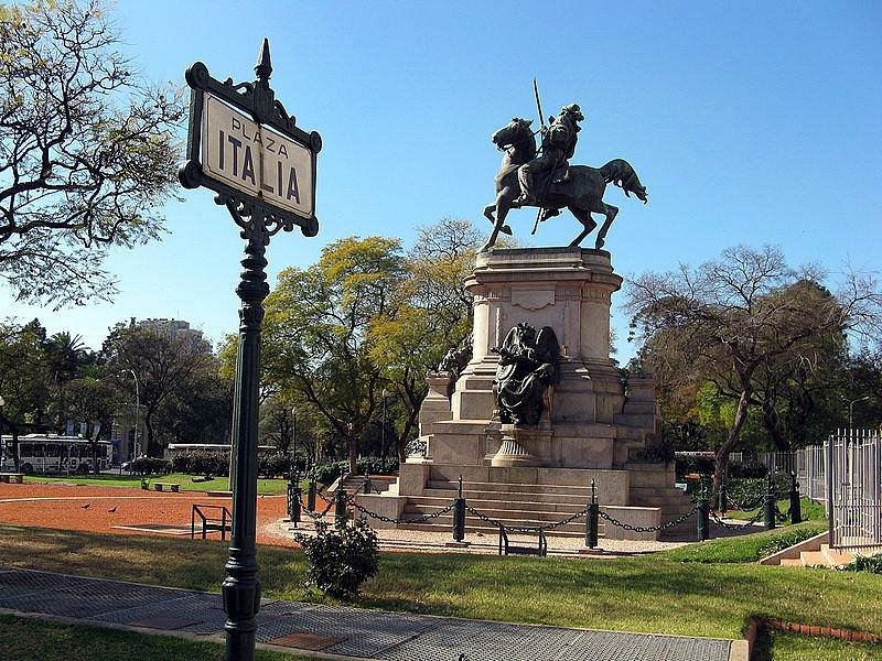 Oposición exige al Gobierno restituir el monumento a Baquedano a su plaza orignal